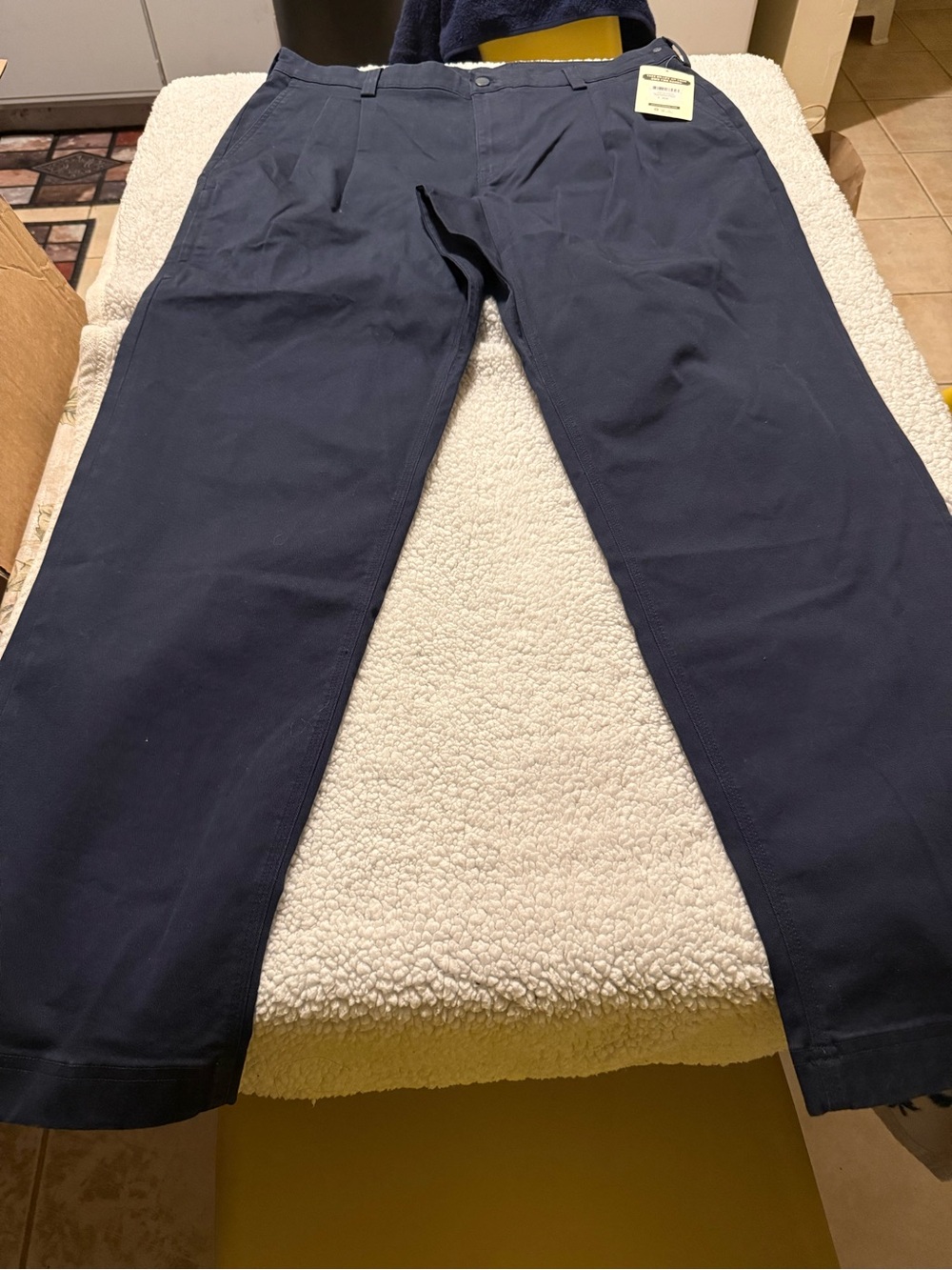 Duluth Trading Co Navy Pleated Cotton-Chino Pants